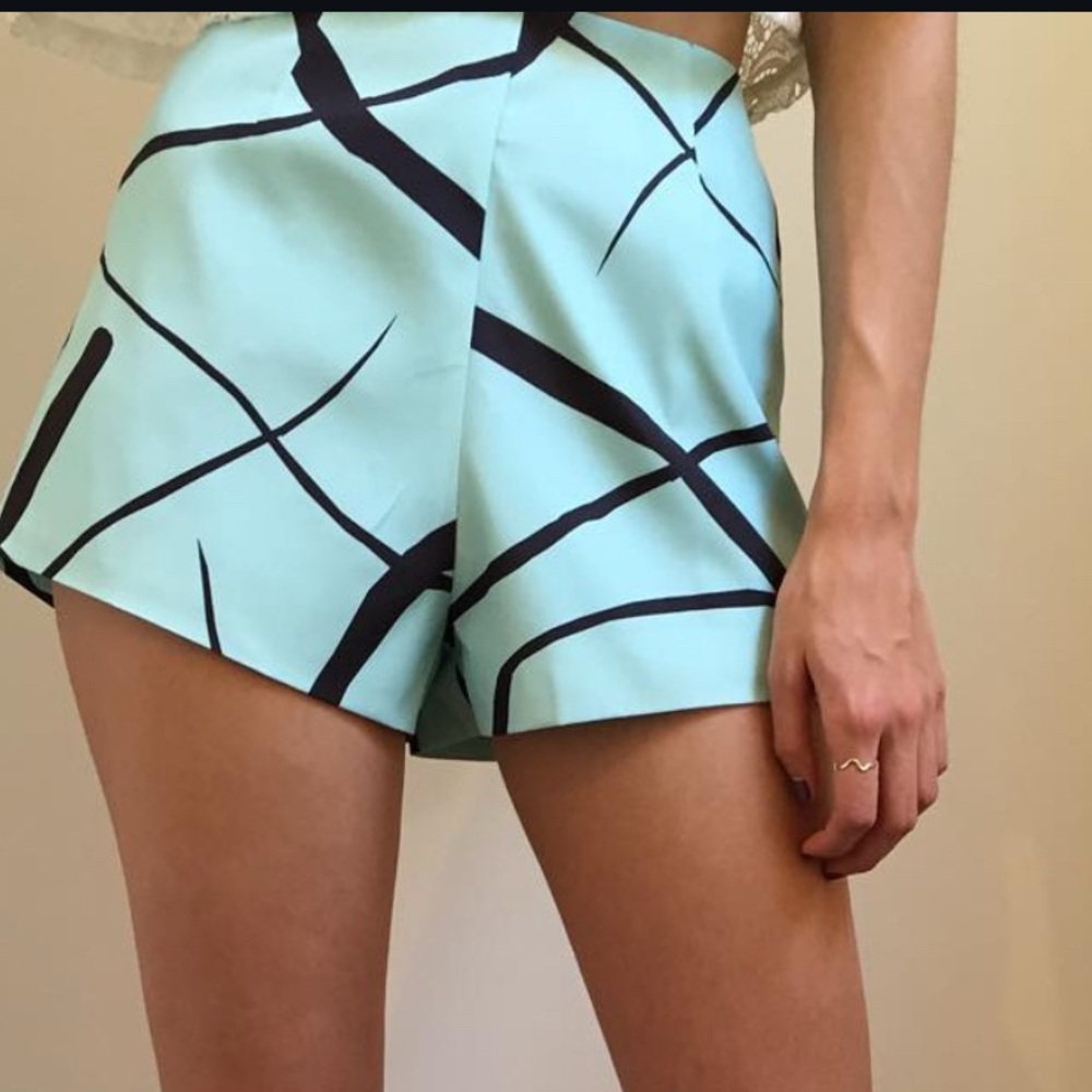 LILY ROSE SHORT (Season Sales❣️)